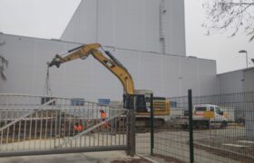 Budowa hali magazynowej wysokiego składowania DAN CAKE POLONIA, Chrzanów Budowa Portu Lotniczego - Radom Sadków Montaż elewacji z kaset stalowych, wypełnienie z wełny mineralnej z niestandardową okładziną, na bazie blachy PRISMA MAT Montaż elewacji wraz z pokryciem dachu Stadion Sportowy w Sosnowcu Montaż elewacji w systemie Benchmark, płyta warstwowa z siatką ciętociągnioną po łuku oraz pokrycie dachu Montaż elewacji oraz kurtyn dymowych Vida XL Września Montaż obudowy z płyt warstwowych wraz z kurtynami dymowymi na obiekcie Vida XL we Wrześni / k. Poznania Rozbudowa Zakładu ALUPOL w Oświęcimiu AWEX w Masłomiący Montaż elewacji biurowca w Łodzi Montaż elewacji wentylowanej wraz z okładzinami z płyt włókno cementowych w Bielsku-Białej CANPACK w Brzesku - montaż konstrukcji stalowej wraz z obudową EKO-PARK Będzin Rozbudowa Zakładu VALEO w Chrzanowie Budowa Komory Testowania Silników Samolotowych TestCell B5 w Jasionce IKEA w Jankach Rozbudowa i modernizacja Zakładu Produkcyjnego Dr Schumacher w Malsfeld-Beiseforth Biurowiec i hala SZCZĘŚNIAK w Bielsku-Białej LIBERO w Katowicach Hala produkcyjno-montażowa Wilkowice Hala napraw samolotów CASA- KRAKÓW-BALICE Zakład produkcyjny wypieku paluszków AKSAM w Mielcu VIVO! Centrum Handlowo-Usługowe Krosno VELVET Care w Kluczach C.H. IKEA Lublin IKEA Lublin Siedziba HALDEK Sp. z o.o. Punkt demontażu odpadów wielkogabarytowych MPGK Katowice Zakład Odzysku i Unieszkodliwiania Odpadów MPGK Katowice -ETAP II DL INVEST Częstochowa Galeria PARKSHOP Oświęcim BREMBO Dąbrowa Górnicza Hala montażowa fabryki obrabiarek RAFAMET Kużnia Raciborska Zakład Gospodarowania Odpadami w Gotartowie Prywatna szkoła w LUSINIE CASTORAMA w Cieszynie Budynek magazynowo-biurowy w Oświęcimiu Intermarche, Bricomarche Strzelce Opolskie Intermarche Rabka Małopolski Park Logistyki w Targowisku Hala Panattoni Bielsko-Biała Budynek produkcyjno-magazynowo-biurowo-socjalny MARCO SP. z o.o. Gliwice Zajezdnia MPK Rzeszów Pokrycia dachowe